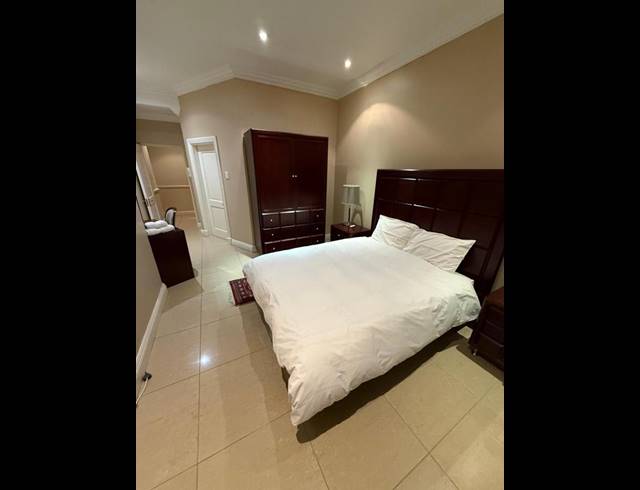 3 BEDROOM APARTMENT FOR SALE IN HYDE PARK